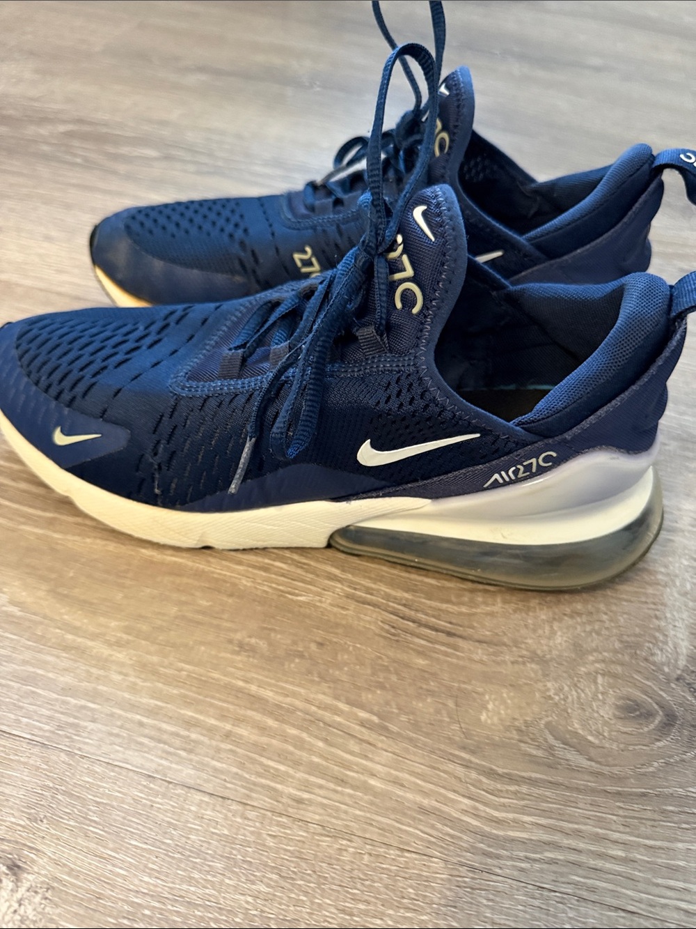Nike men’s size 8-  Navy and White Air Max 270 Sneakers